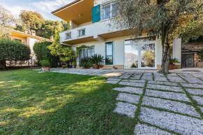 Villa Near Lake Garda With Bubble Bath