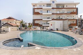 YAMAS Urban Living Pool Penthouse Marvel
