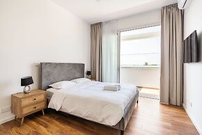 YAMAS Urban Living Pool Penthouse Marvel