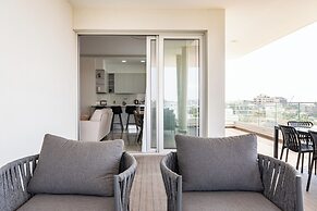 YAMAS Urban Living Pool Penthouse Marvel