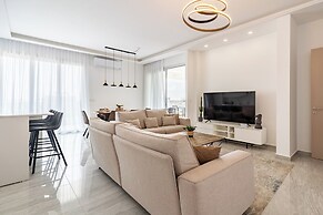 YAMAS Urban Living Pool Penthouse Marvel