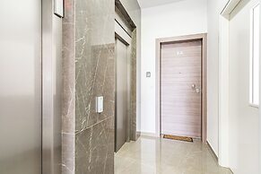 YAMAS Urban Living Pool Penthouse Marvel