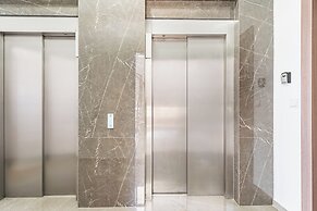 YAMAS Urban Living Pool Penthouse Marvel