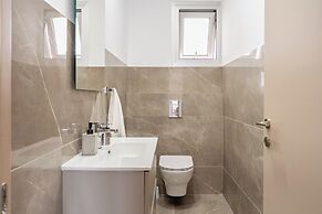 YAMAS Urban Living Pool Penthouse Marvel