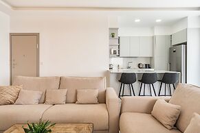 YAMAS Urban Living Pool Penthouse Marvel