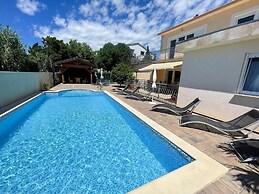 Comfortable Home With Private Pool