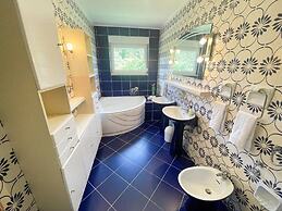 Comfortable Home With Private Pool