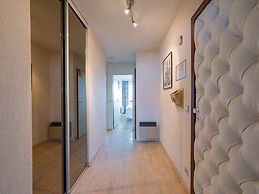 Bright Apartment Near the Center