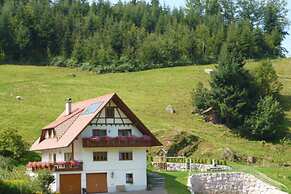Holiday Apartment Ferienhof Benz