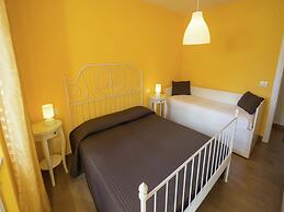 Belvilla by OYO Lake-view Holiday Home With Garden