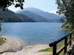 Belvilla by OYO Lake-view Holiday Home With Garden