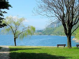 Belvilla by OYO Lake-view Holiday Home With Garden