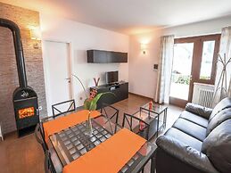 Belvilla by OYO Lake-view Holiday Home With Garden