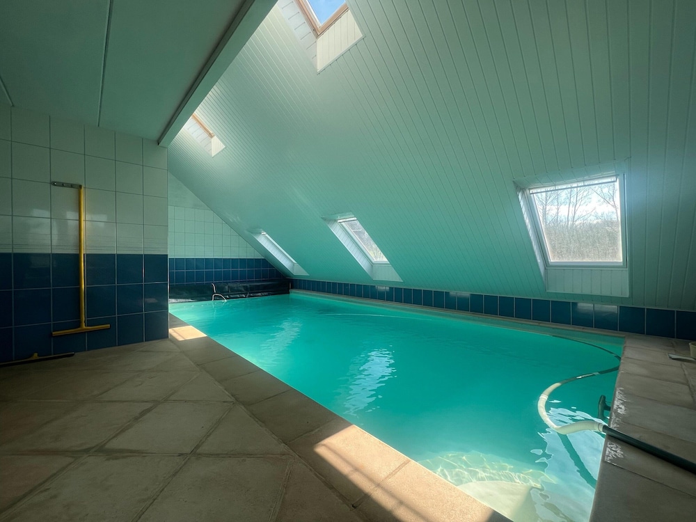 Relaxing Villa With Pool