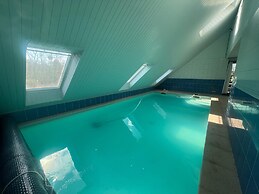 Relaxing Villa With Pool