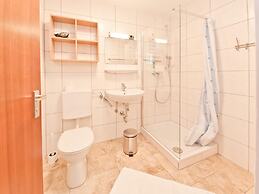 Beautiful Holiday Home With Shared Pool