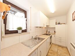 Beautiful Holiday Home With Shared Pool