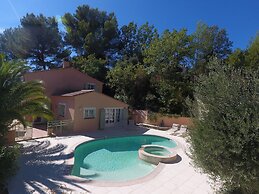 Holiday Home With Large Garden and Pool