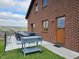 Luxurious Cottage With Panoramic View of Stavelot
