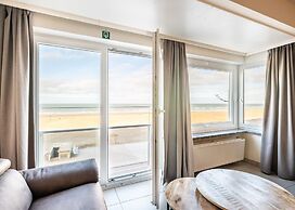 Cortina 201 Apartment on the Beach in Koksijde