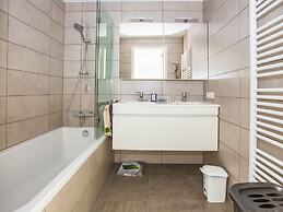 Apartment With Hinterland Views