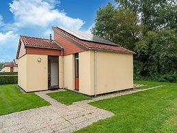 Holiday Home in South Holland With Shared Pool