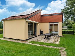 Holiday Home in South Holland With Shared Pool