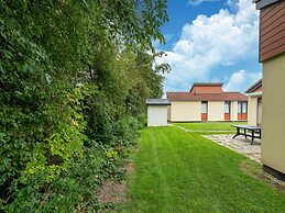 Holiday Home in South Holland With Shared Pool