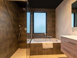 Holiday Home in South Holland With Shared Pool