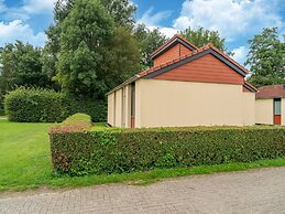 Holiday Home in South Holland With Shared Pool