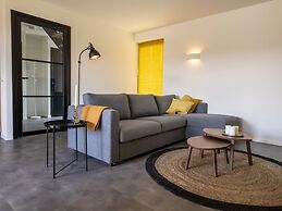 Modern Villa With Spacious Garden