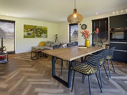 Modern Villa With Spacious Garden