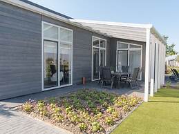 Beautiful Chalet With Office, in Zeeland