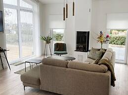 Beautiful Chalet With Office, in Zeeland