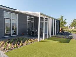 Beautiful Chalet With Office, in Zeeland