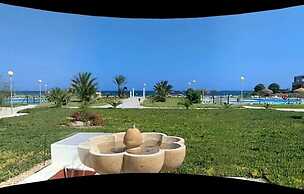 Cozy Almerian Beachfront Duplex for 4