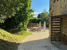 Atmospheric Gite With Large Terrace