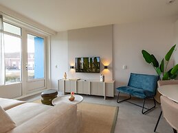 Lovely Seaside Apartment for Three