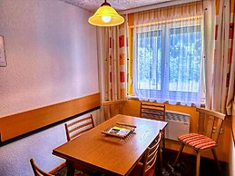 Spacious Apartment in Gortipohl With Garden