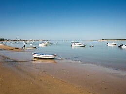 Belvilla by OYO Beachfront Apartment