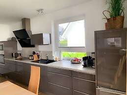 Haus Seeblick Modern Retreat