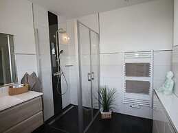 Haus Seeblick Modern Retreat