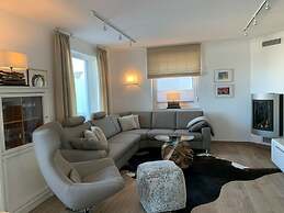 Haus Seeblick Modern Retreat