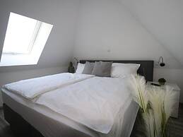 Haus Seeblick Modern Retreat