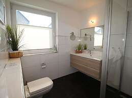 Haus Seeblick Modern Retreat