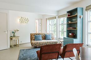 Fairytale Holiday Home With a Lovely Playing Field