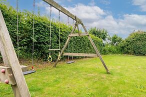 Fairytale Holiday Home With a Lovely Playing Field