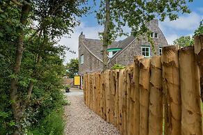 Fairytale Holiday Home With a Lovely Playing Field
