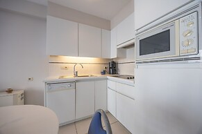 Well-maintained Apartment With sea View