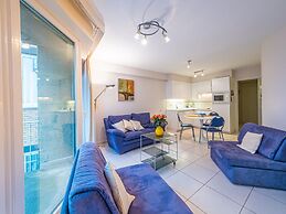 Apartment With Nice Terrace and Views